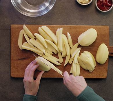 Batatas fritas caseiras e estaladi&ccedil;as