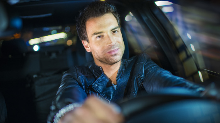 encontre o halog&eacute;neo adequado para o seu autom&oacute;vel