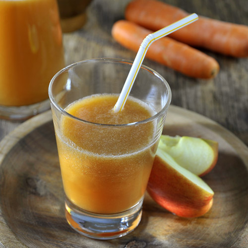 Batido de ma&ccedil;&atilde;, cenoura, gengibre