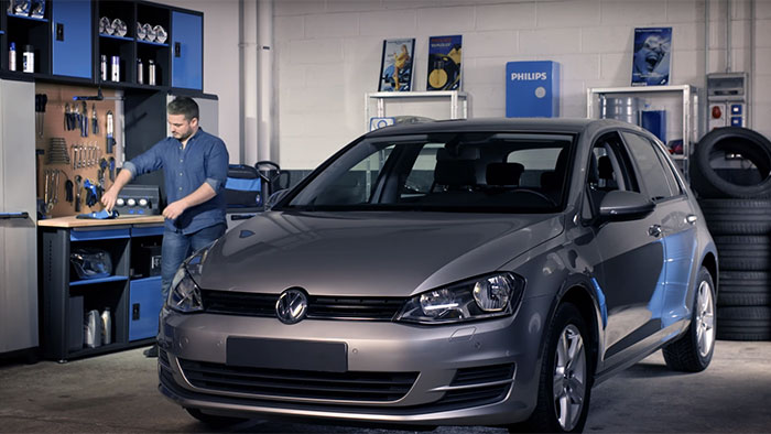 Como substituir as l&acirc;mpadas para far&oacute;is do Volkswagen Golf VII